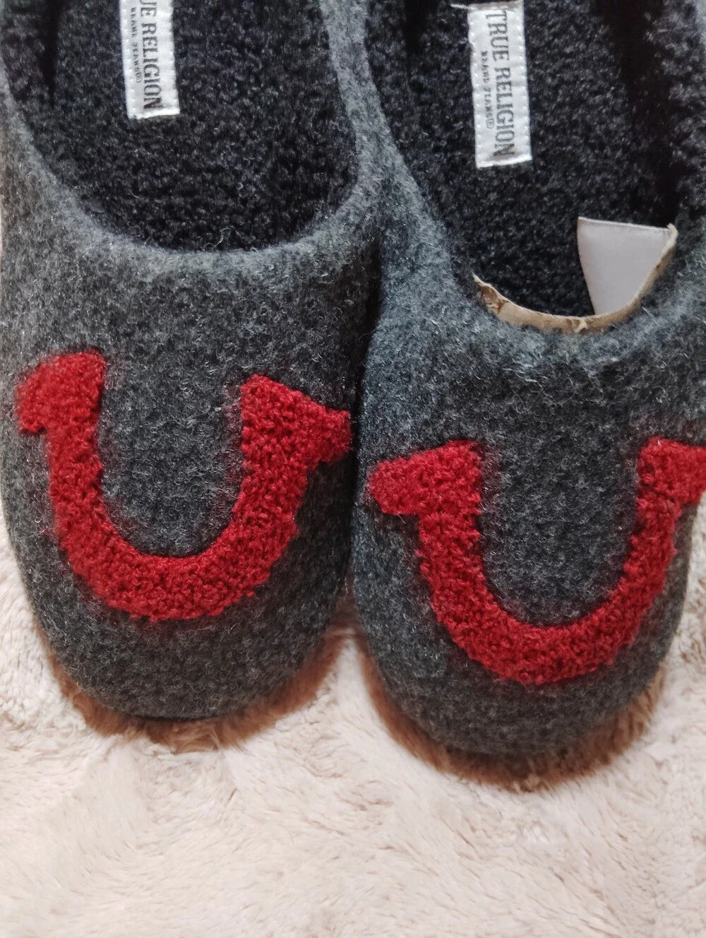 NWT!! True Religion Men’s Gray Slip-On Slippers with Red Emblem. Size S 7-8